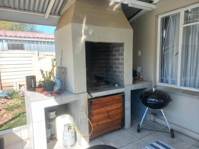 4 Bedroom Property for Sale in Bergsig Eastern Cape